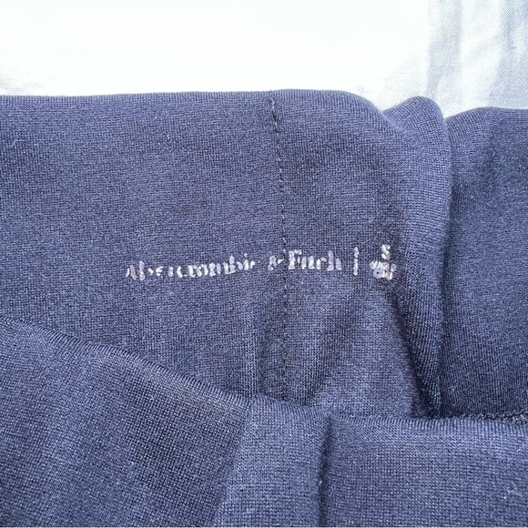 Abercrombie & Fitch Straight Leg, Split Ankle on Front, Leggings - Picture 3 of 4